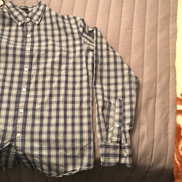 Men’s J. Crew Button Down - Picture 3 of 5